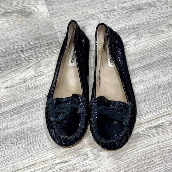 Steve Madden Black Patent Leather Moccasin Flats with Bow Detail Size 8.5 - Picture 3 of 9